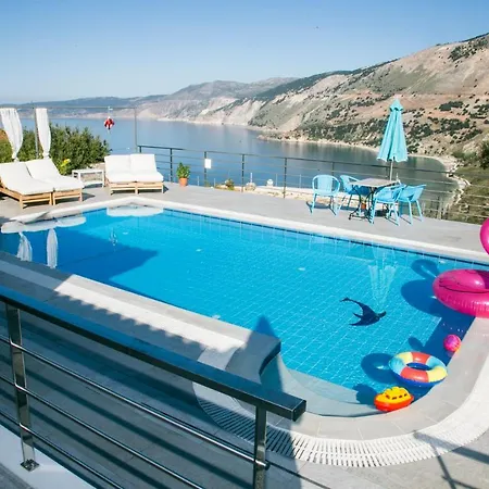 Margarita Βίλα *