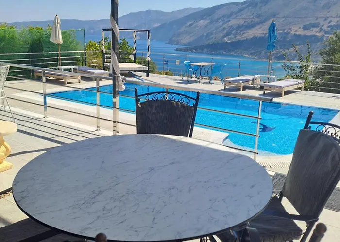 Margarita Villa *